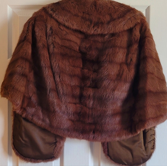 Winters Fur Shop Shrug - Picture 4 of 6